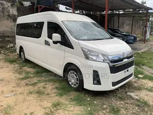 Toyota HiAce 2019 White