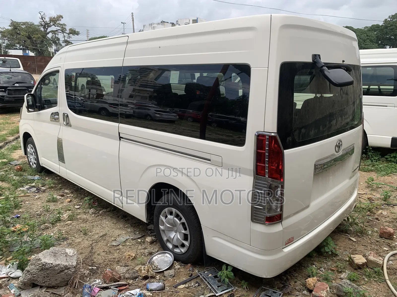 Toyota HiAce 2019 White