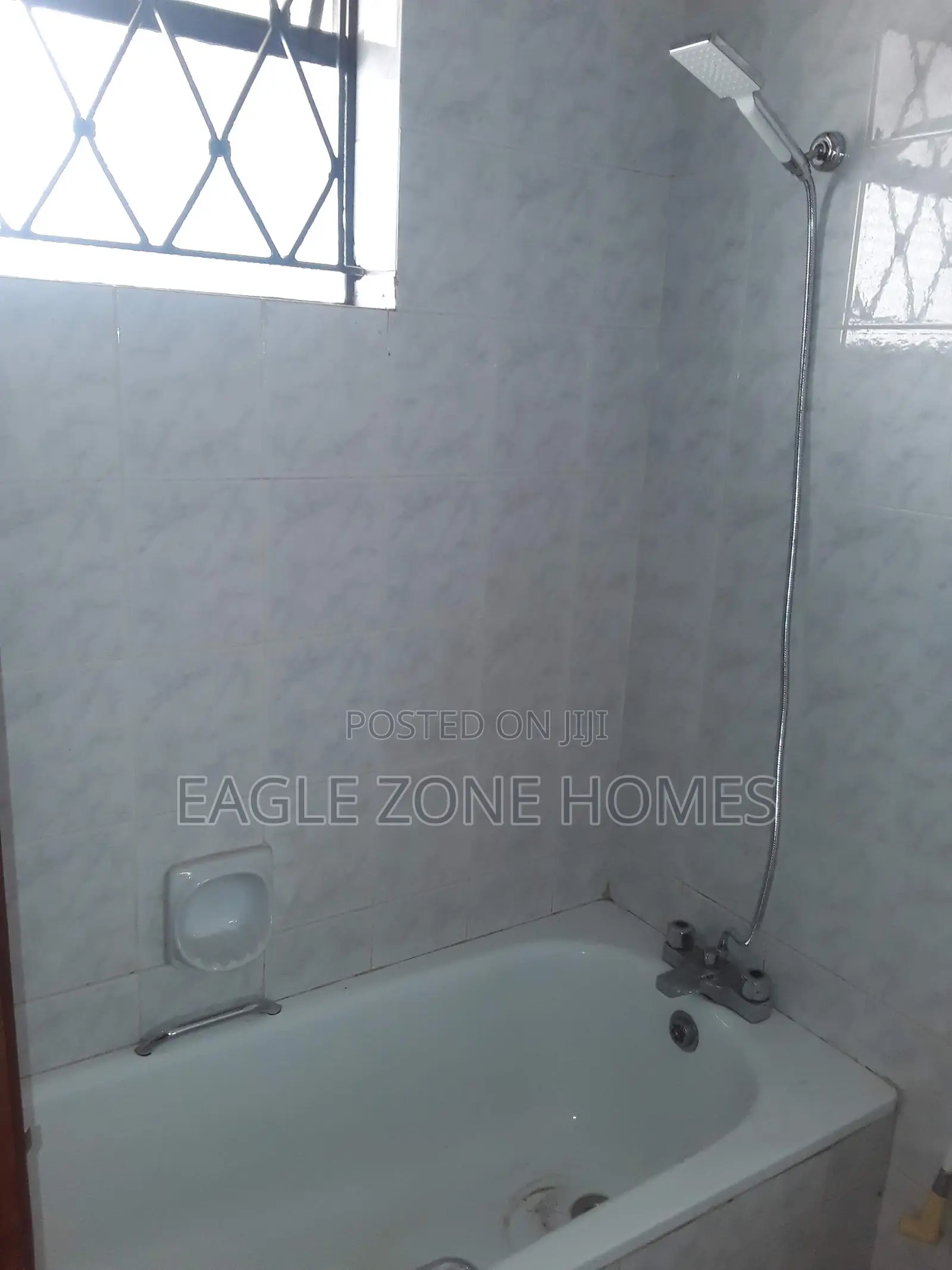 4 Bedroom Commercial Massionate for Rent