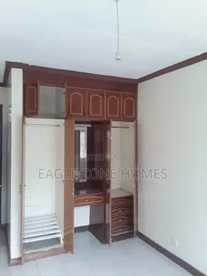 4 Bedroom Commercial Massionate for Rent