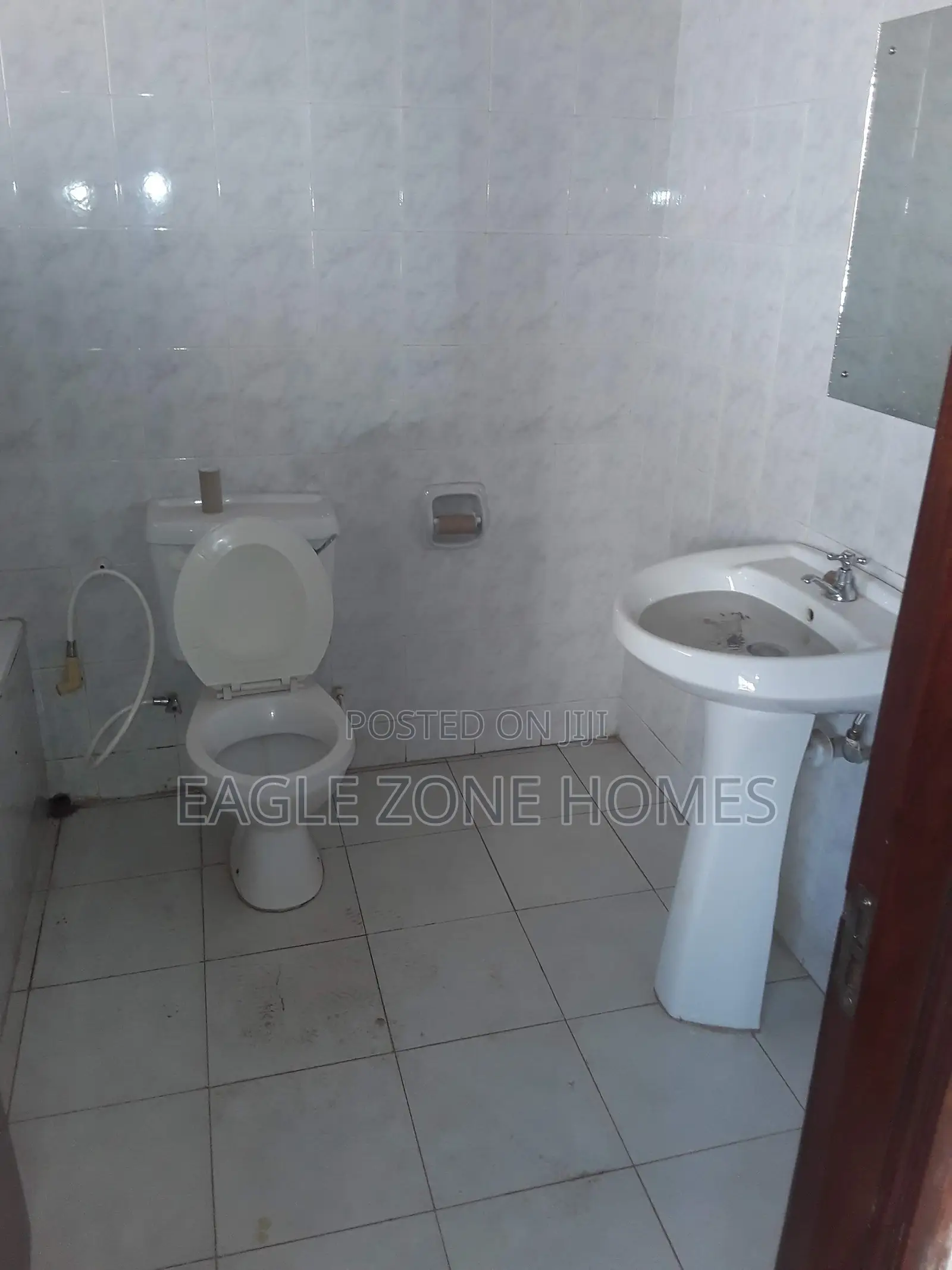 4 Bedroom Commercial Massionate for Rent