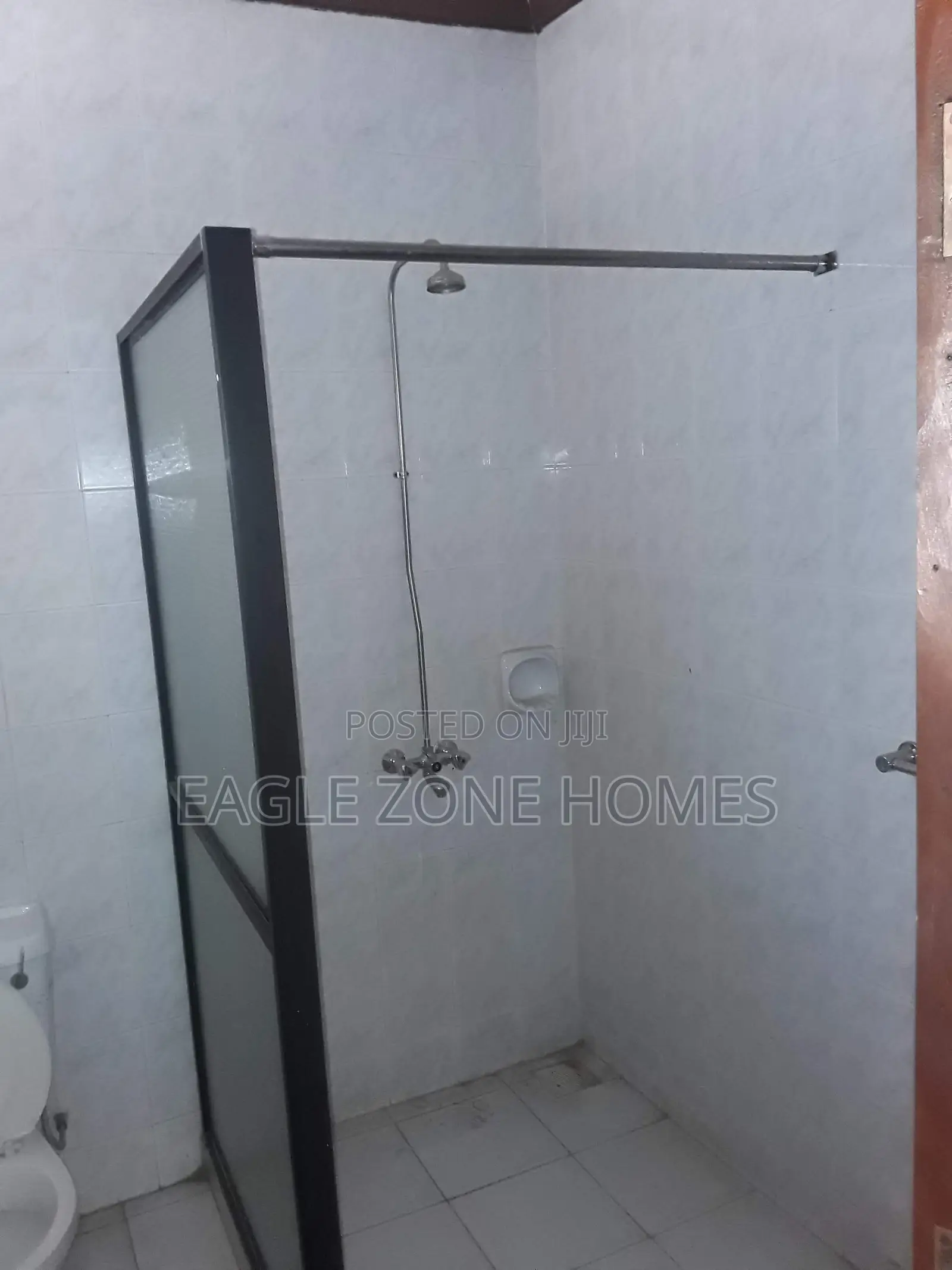 4 Bedroom Commercial Massionate for Rent