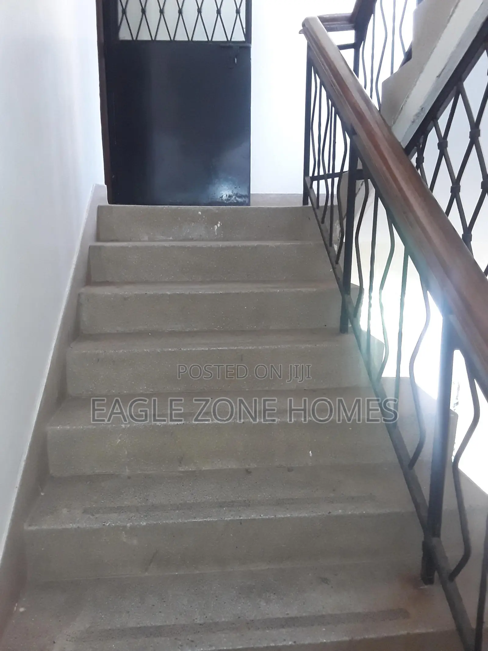4 Bedroom Commercial Massionate for Rent