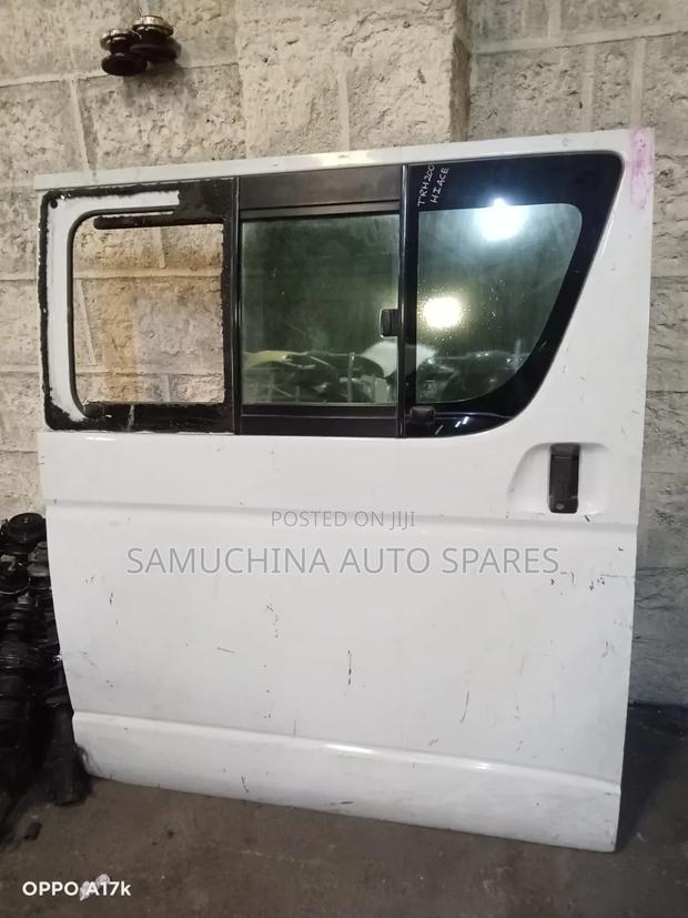 Sliding Right Door Toyota Hiace 7l