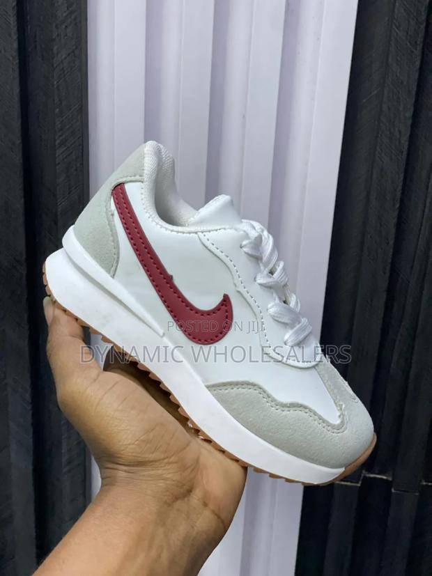 Kids Nike Sneakers Sizes 25 - 30 - thumbnail 4