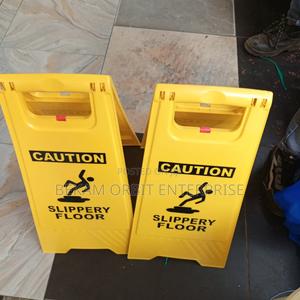 Slippery Floor Signage - main view