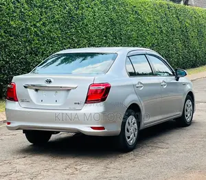 Toyota Axio 2018 Silver