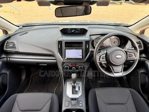 Subaru Impreza 2018 Silver - thumbnail 11