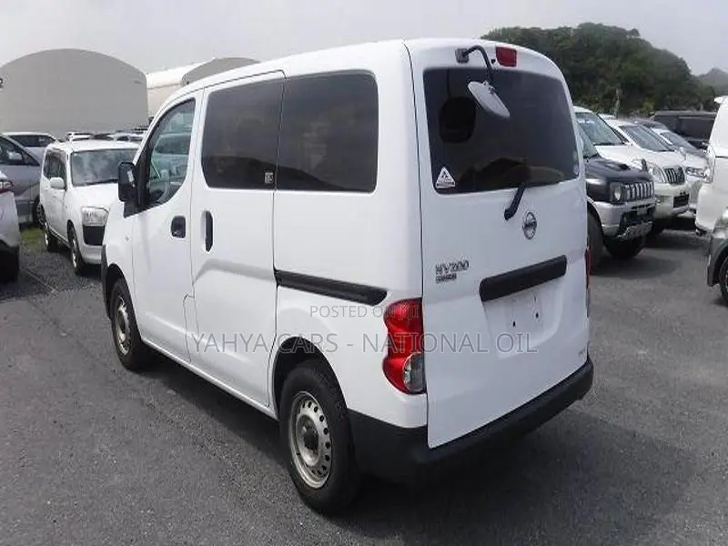 Nissan NV200 2018 White