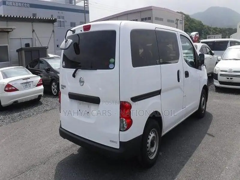 Nissan NV200 2018 White