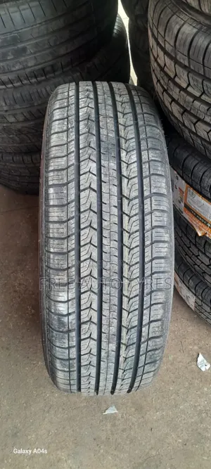 235/55r20 Centara