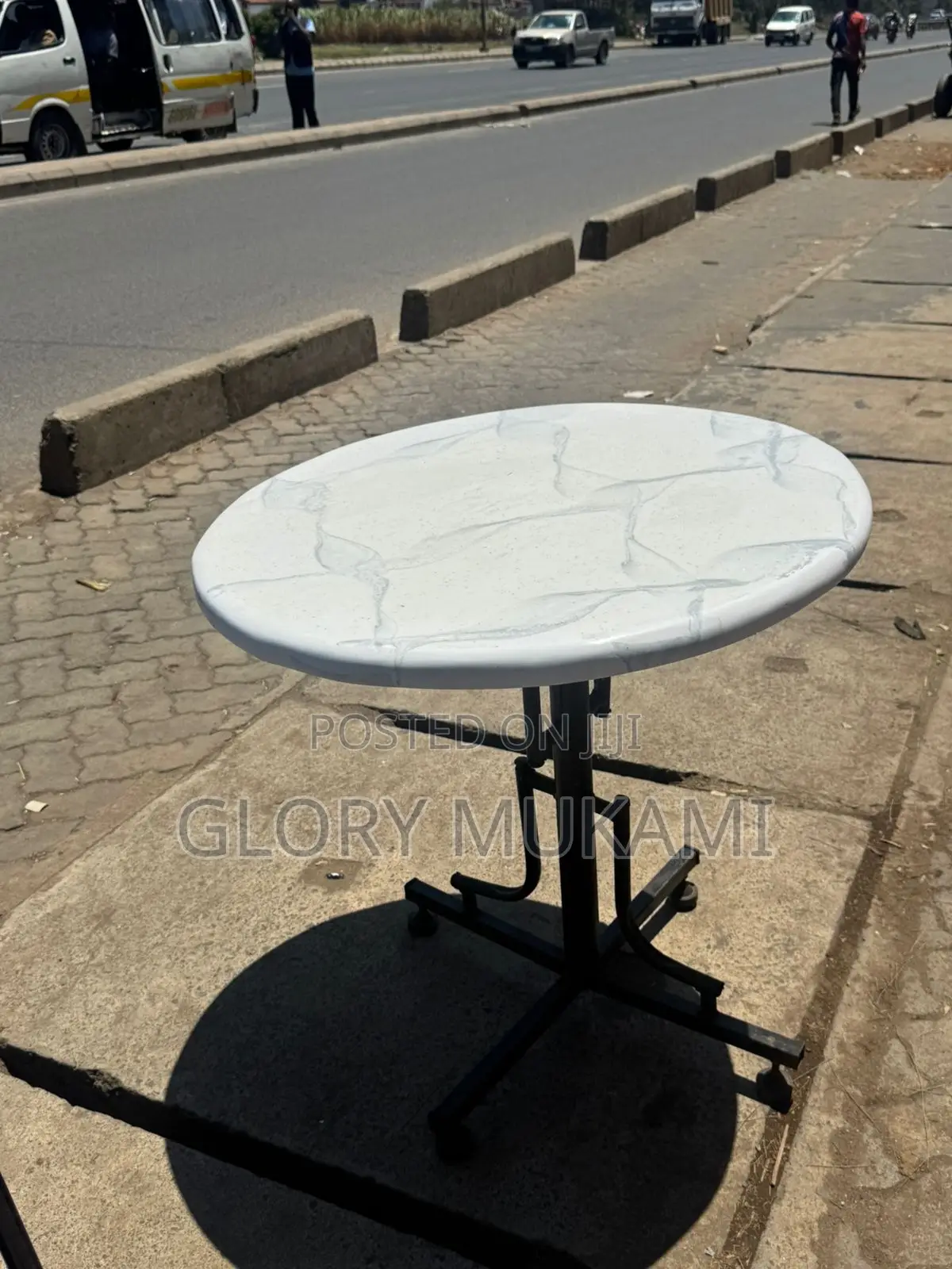 White Round Marble Table