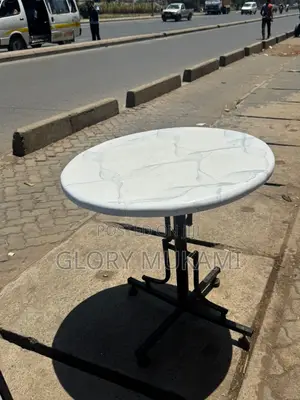 White Round Marble Table