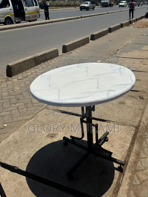White Round Marble Table