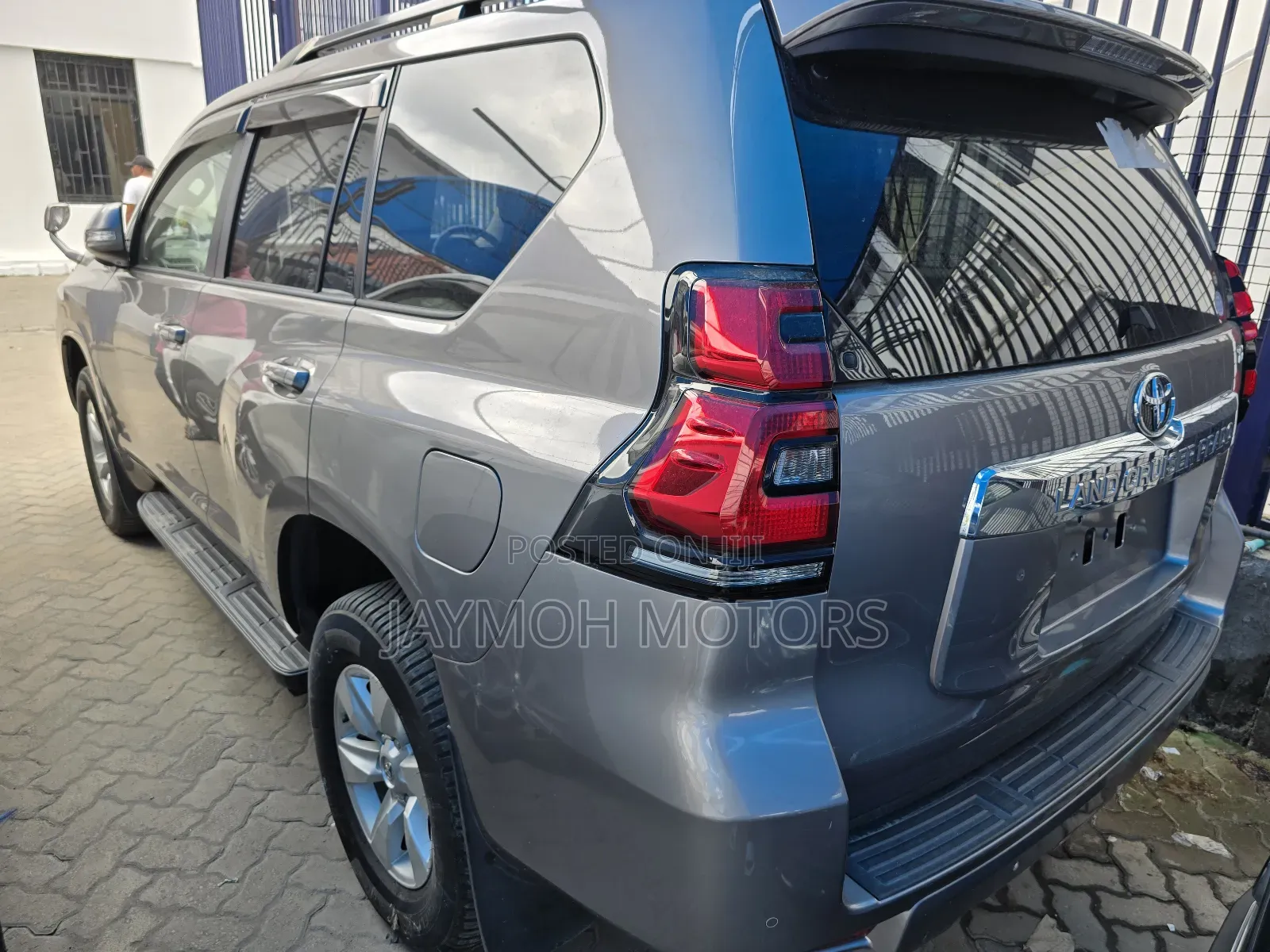 Toyota Land Cruiser Prado 2018 Gold