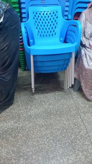 Plastic Chairs Metallic Legs - thumbnail 2