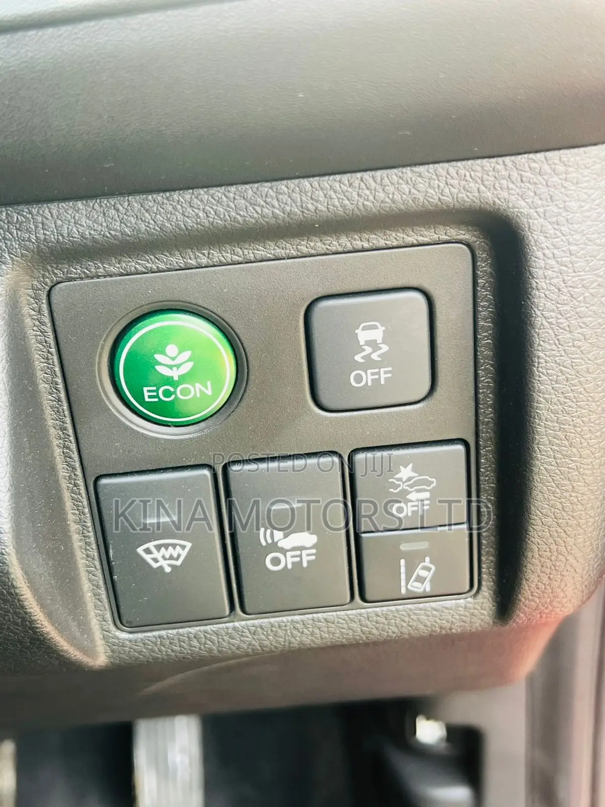 Honda Vezel 1.5 Hybrid 4WD 2018 Red