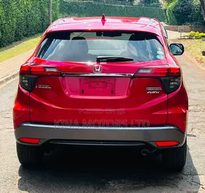 Honda Vezel 1.5 Hybrid 4WD 2018 Red