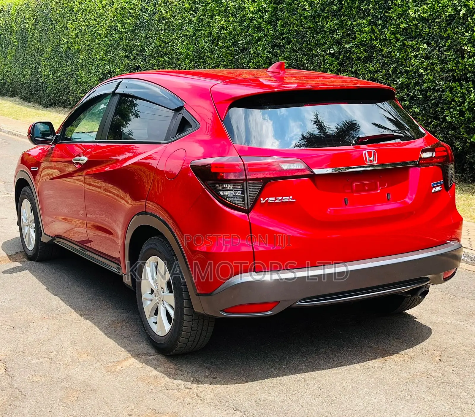 Honda Vezel 1.5 Hybrid 4WD 2018 Red