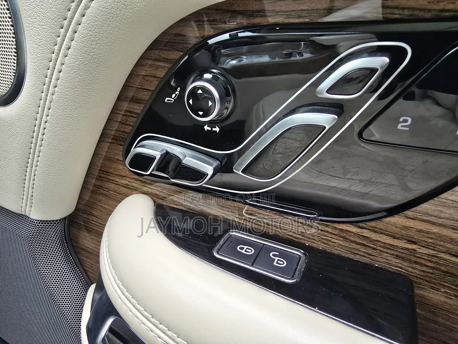 Land Rover Range Rover Vogue 2019 Black