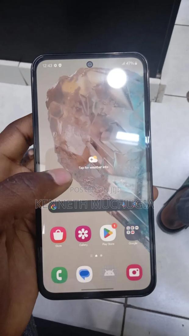 Samsung Galaxy M35 128 GB Gray - thumbnail 2