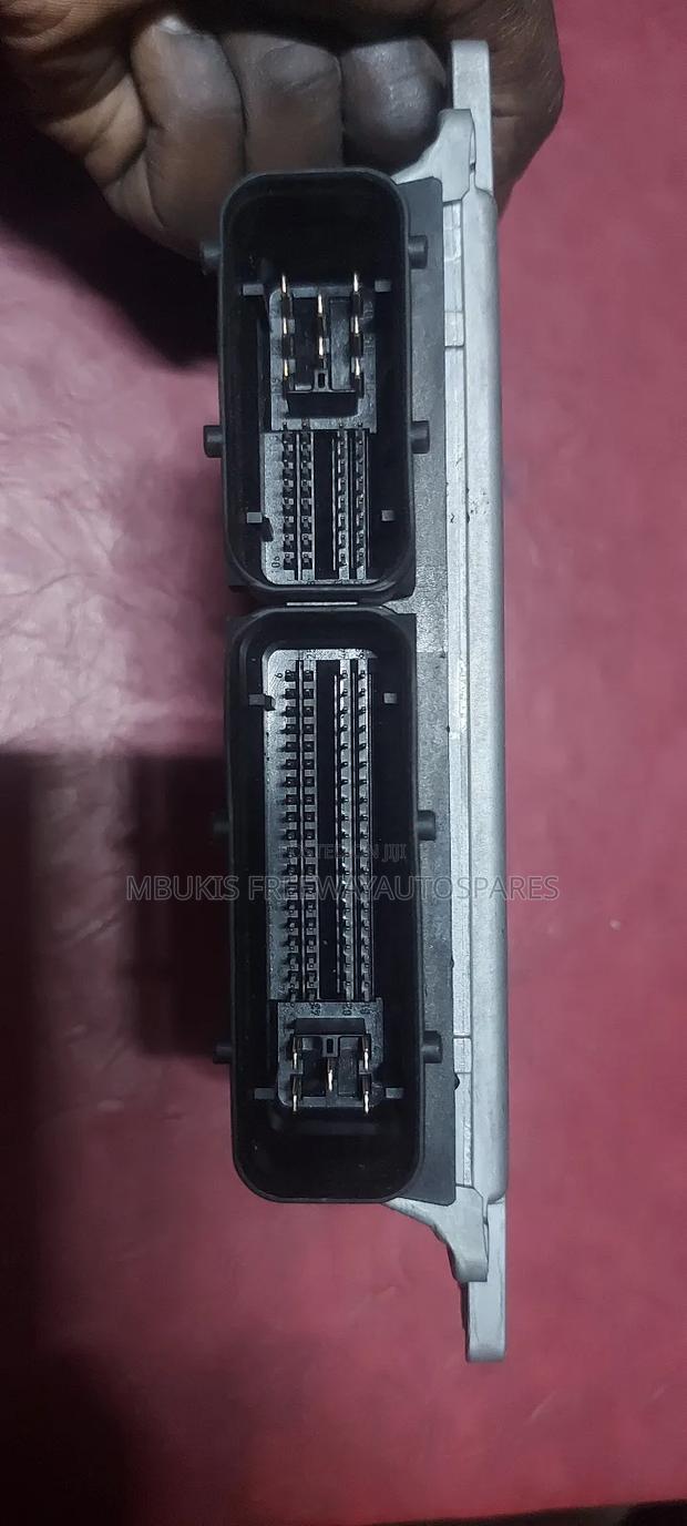 Engine Control Unit Nissan 2 Socket Caravan(E7) - thumbnail 3