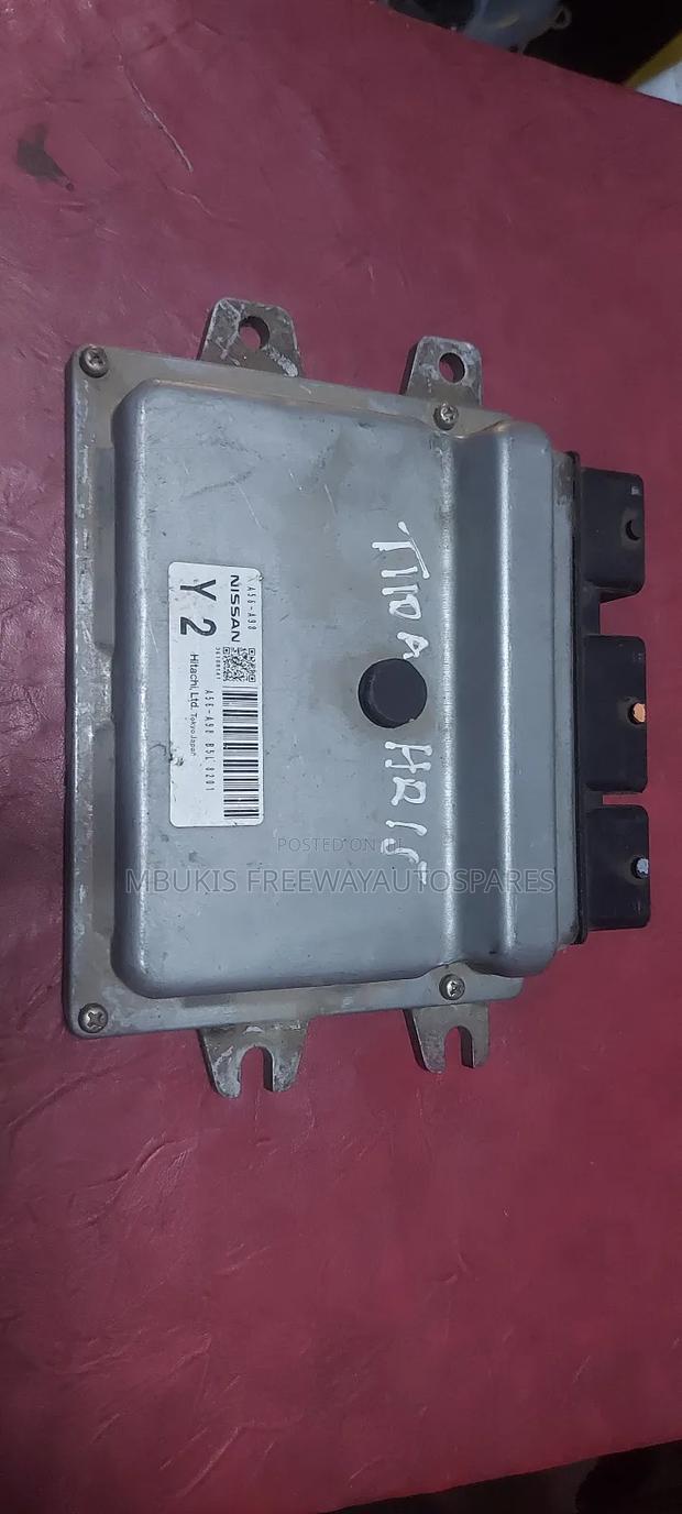 Engine Control Unit Nissan Tiida Hr15 3 Socket