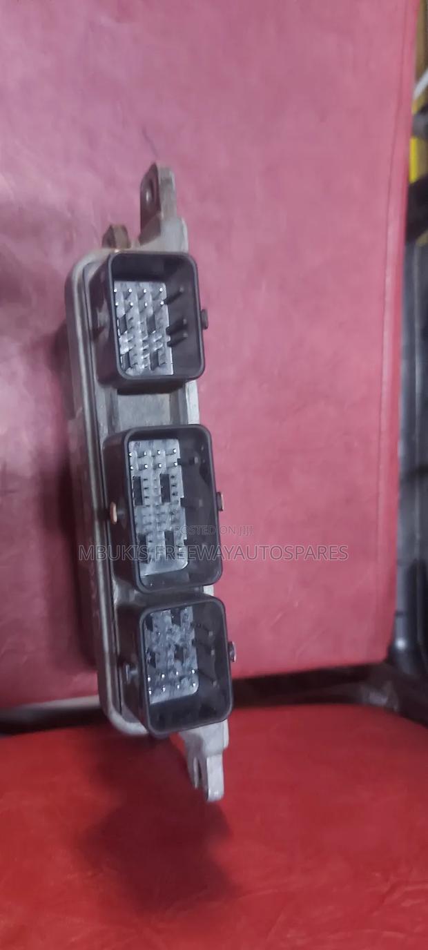 Engine Control Unit Nissan 3 Socket Wingroad Y7 - thumbnail 3