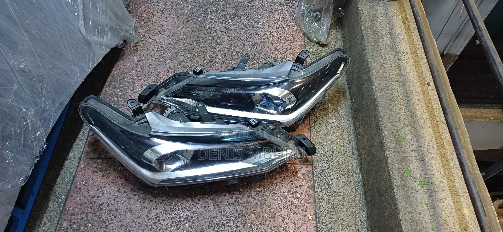 Toyota Fielder 2015 Xenon Headlights