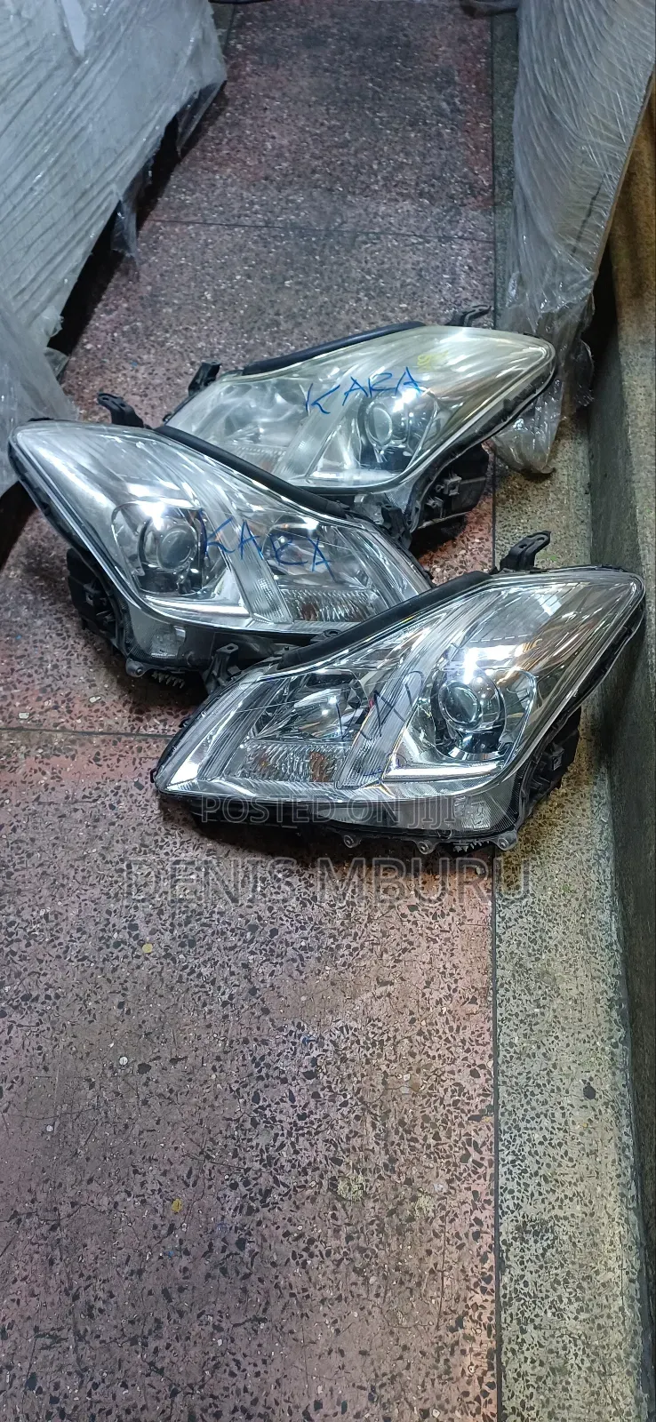 Toyota Crown Royal Headlights 2010 Model