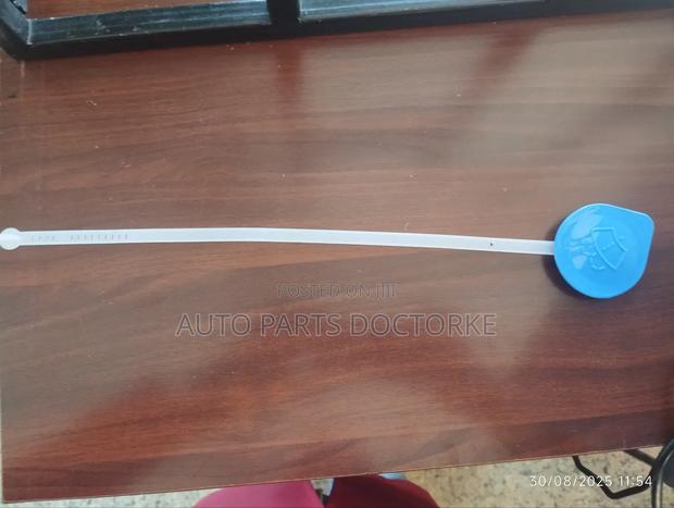 Honda Washer Bottle Cap - thumbnail 4