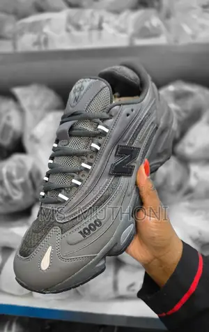 N. B "Astro Dust" /Silver Metallic / Black Cement /