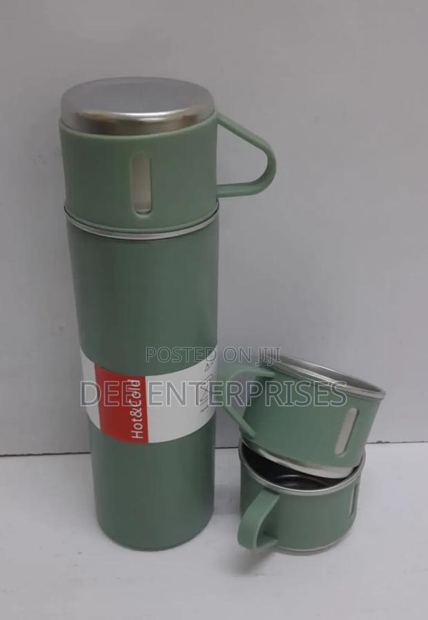 500ml Thermo Flask With 2 Extra Cups - thumbnail 3
