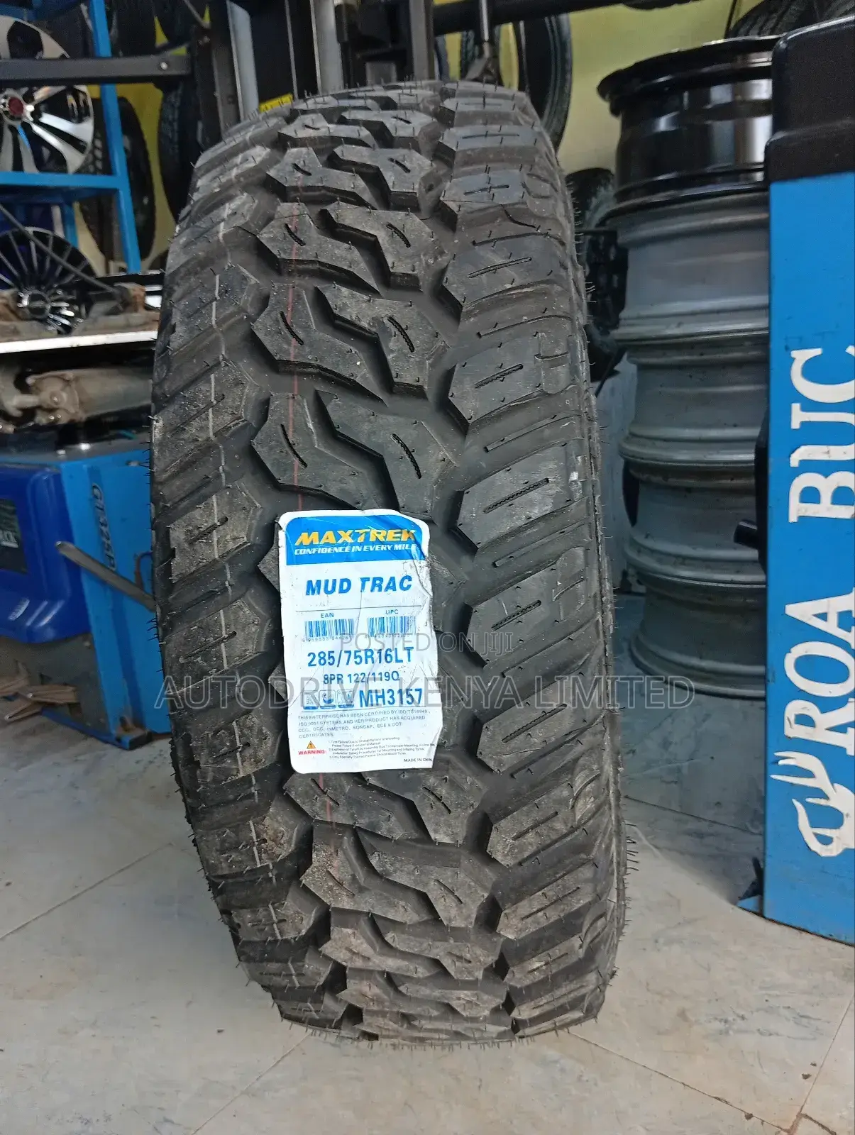 285/75r16 Maxtrek Mud Trac M/T Tire