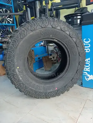 285/75r16 Maxtrek Mud Trac M/T Tire