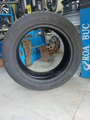 235/55r19 Sailun Turismo Tire
