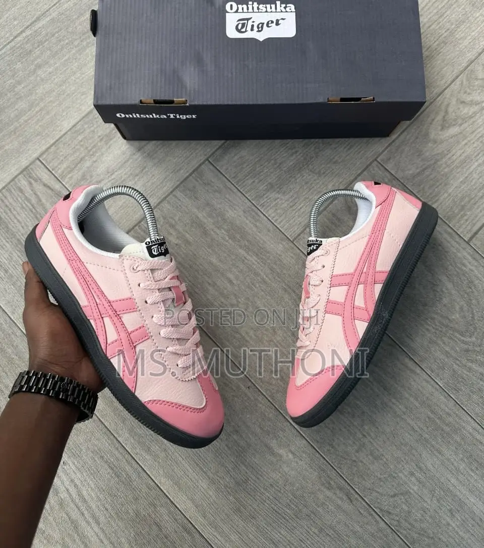 Ladies / Girls * "Pastel Pink"* Sneakers *Sizes 36-40*