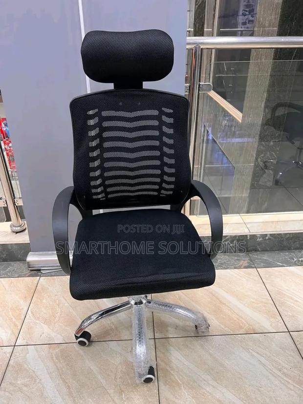 Professional Office Chair With Headrest – Secretary Edition