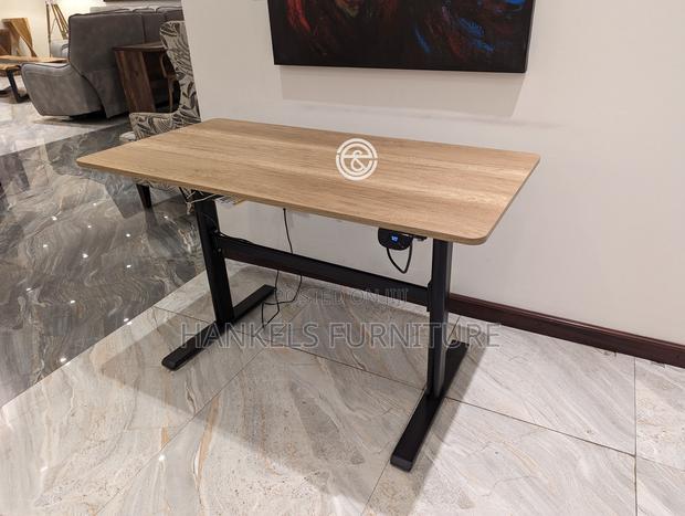 Basic Height Adjustable Table