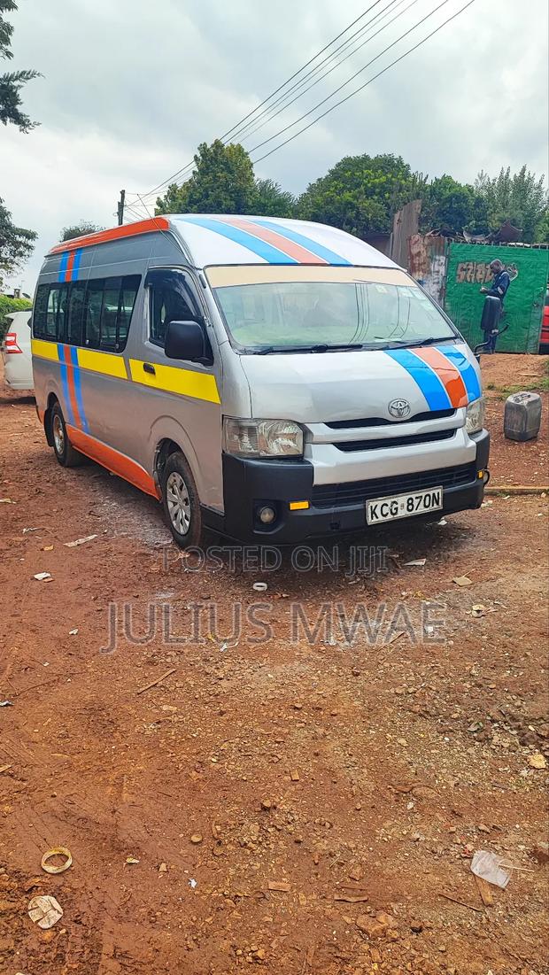 Toyota HiAce 2014 Silver - thumbnail 2
