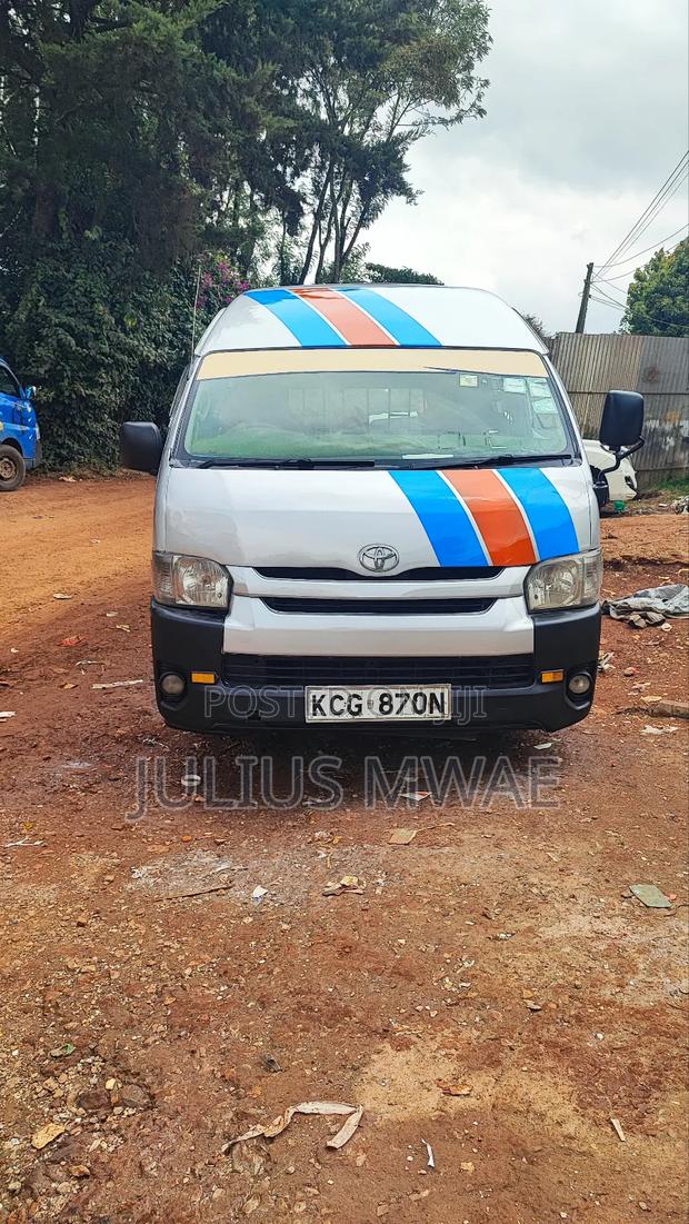 Toyota HiAce 2014 Silver - main view