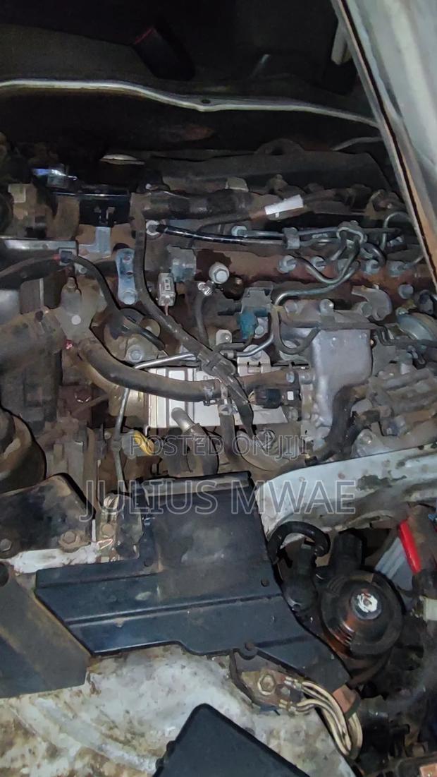 Toyota HiAce 2014 Silver - thumbnail 6
