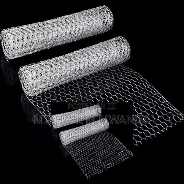 Low-Carbon Chicken Wire Mesh (3ft X 30m)