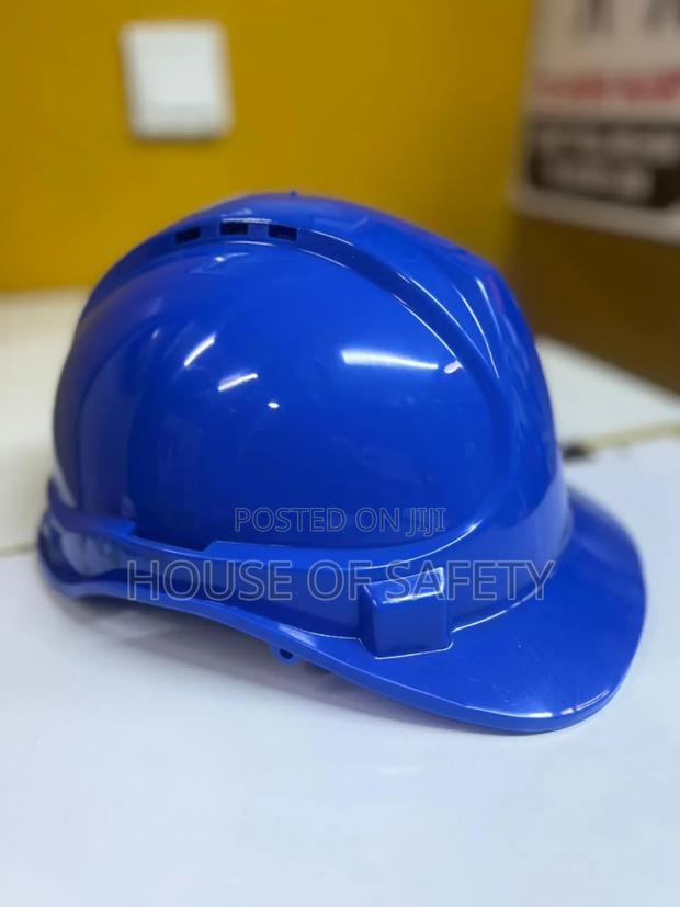 Blue Chain Straps Helmets - thumbnail 2
