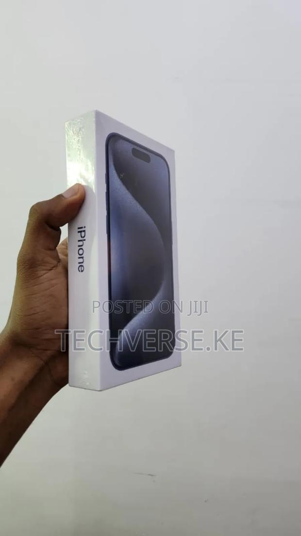 Apple iPhone 15 Pro Max 256 GB Blue - thumbnail 4