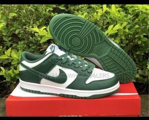 Green Nike Air Force - thumbnail 2