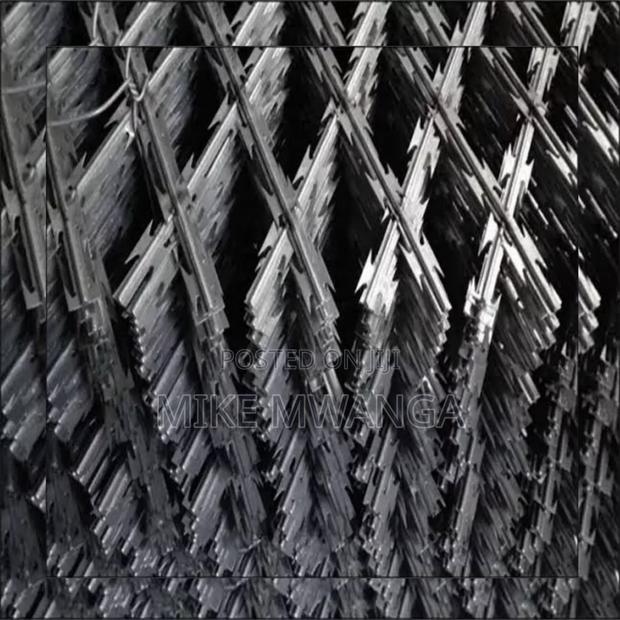 High -Strength Welded Razor Wire, 5ft Height