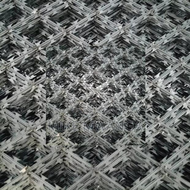 Superior 5ft by 30m Welded Razor Wire