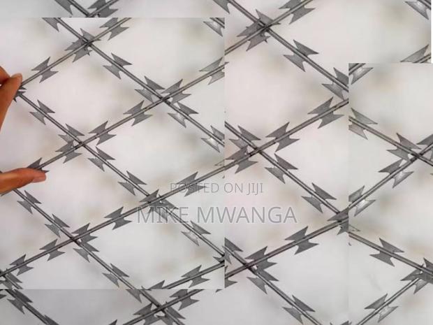 Residential Welded Razor Mesh Wire 30m Long