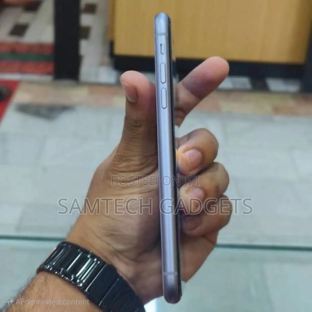 Apple iPhone 11 128 GB Silver - thumbnail 2